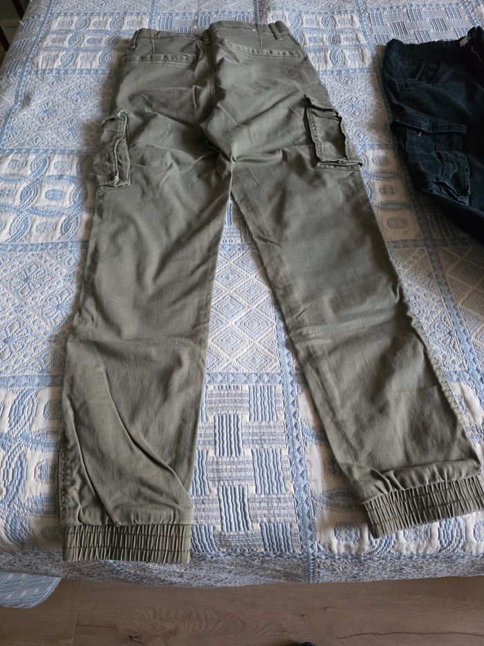 Pantalon cargo tres bon état - photo numéro 2