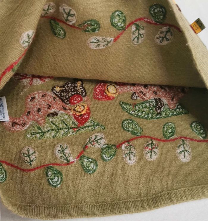 Robe  👣  vintage,  chaude, en laine,  brodée  du  pareil  au  même, dpam  6 mois - photo numéro 6