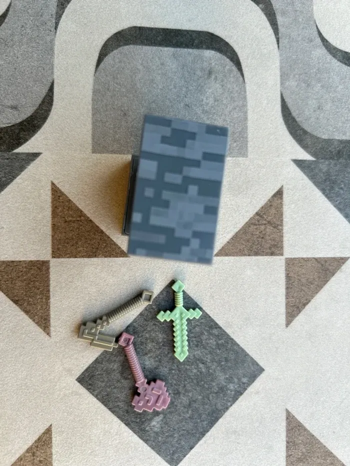 Lego minifigure pixellisée MineCraft armes épées haches - photo numéro 2