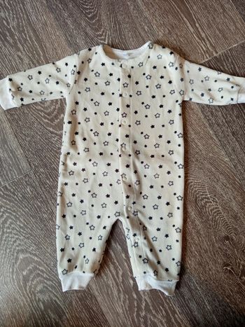 Pyjama blanc avec des étoiles 50cm zeeman