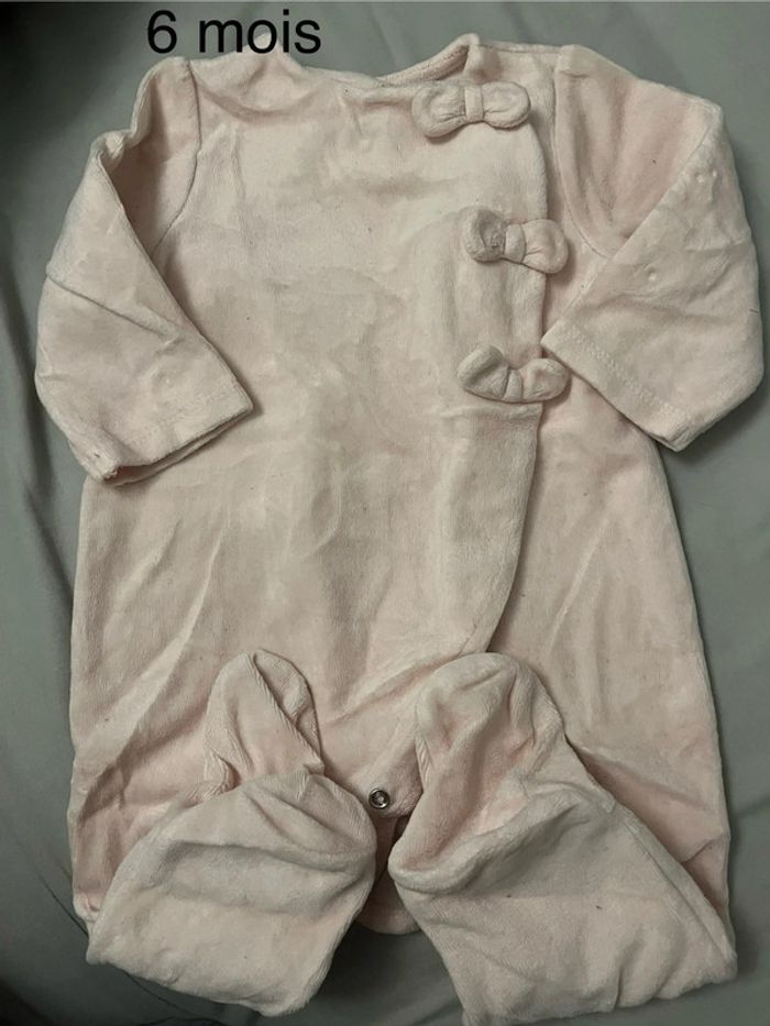 Pyjama tape à l’œil - rose - avec noeuds - 6 mois
