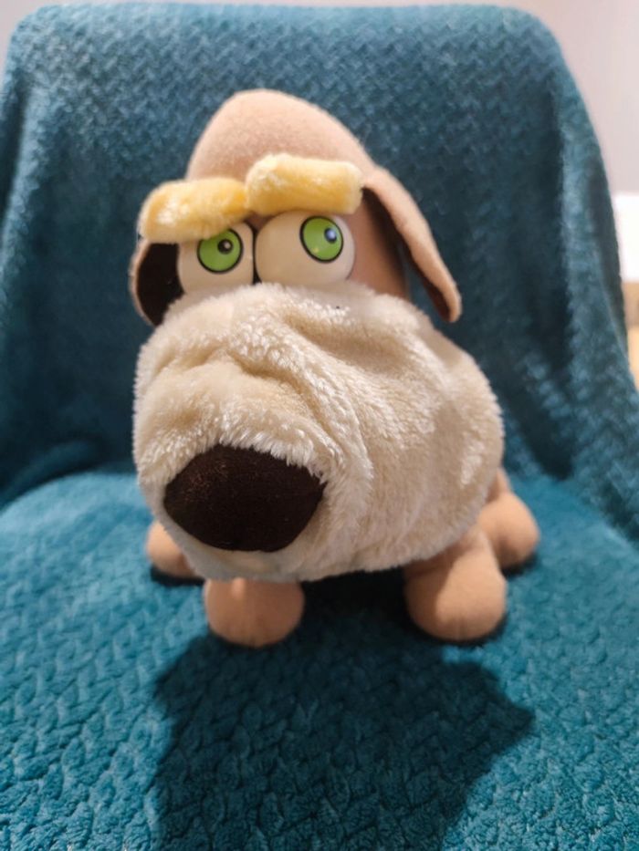 🌺 Peluche Alfred le chien qui a du coffre guard dogs