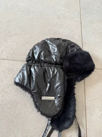 Chapka noire, taille M, très bon état