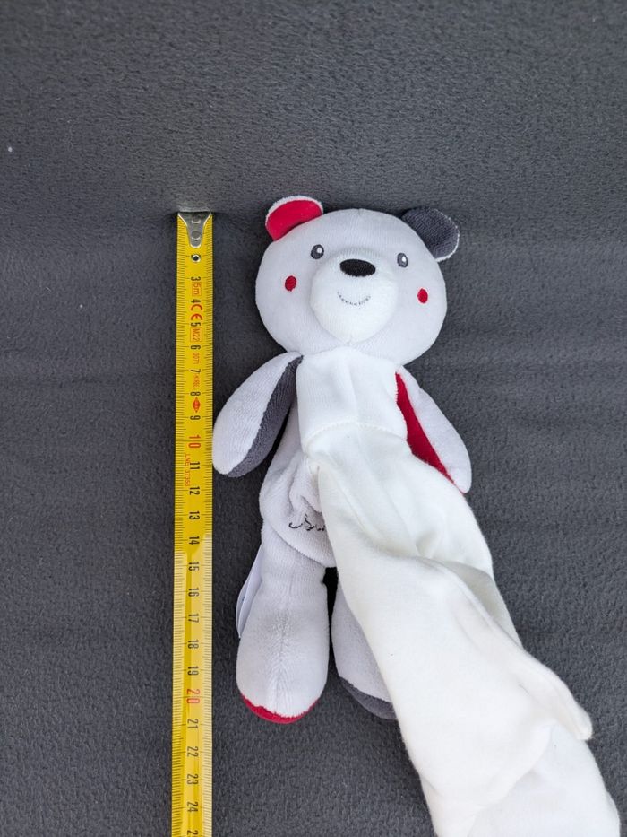 Doudou cajou ours mouchoir sucre d'orge Doudou cajou ours mouchoir
Sucre d'orge
Gris blanc et rouge - photo numéro 4