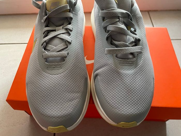 34€ avec le code SABLE25 Nike Promina Taille 43 - photo numéro 2