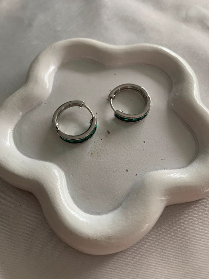 Boucles d’oreilles créoles vertes et argentées 17 mm - photo numéro 6