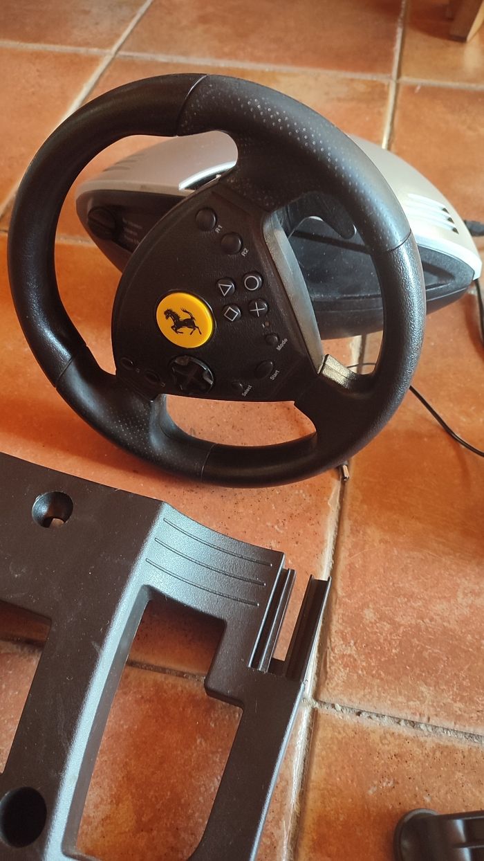 Volant thrustmaster pour console + jeux - photo numéro 3