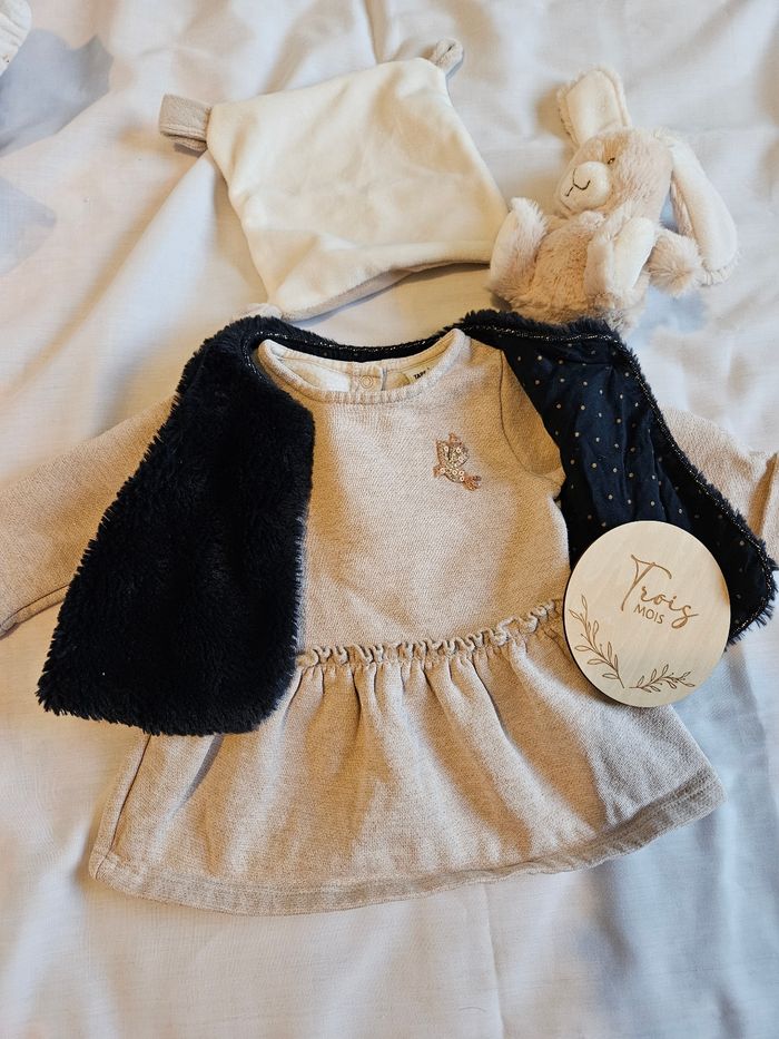 Lot vêtement fille 3 mois - photo numéro 3