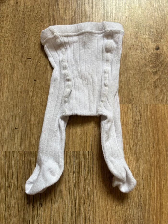 Robe, collants et grandes chaussettes 1 mois - photo numéro 8