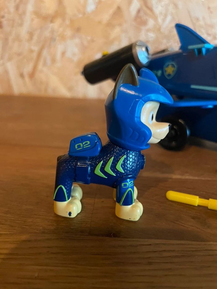 Idée Cadeau 🎁 Figurine Aqua Pups de Chase avec avec son véhicule de la Pat Patrouille - photo numéro 4