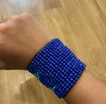 Bracelet manchette perles bleues femme