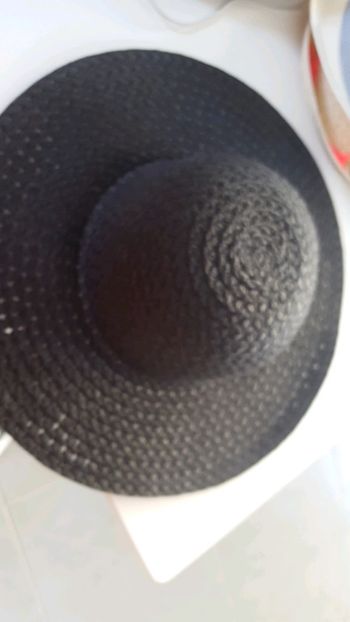 Chapeau noir fibre