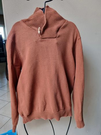 Pull marron