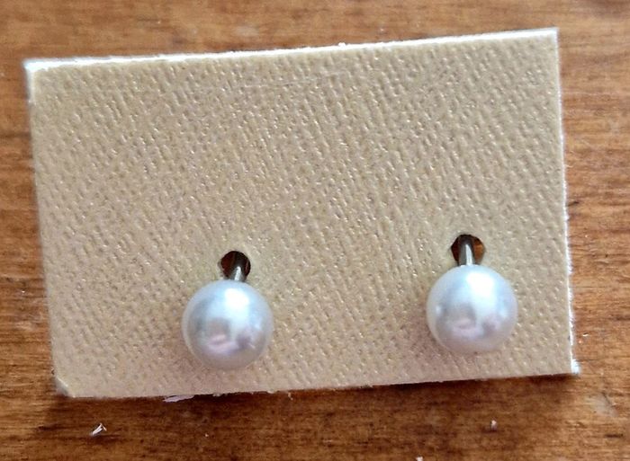 Clous d oreilles perles