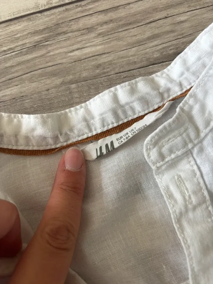 Chemise en lin H&M 128 cm – Très bon état, légère & élégante - photo numéro 3