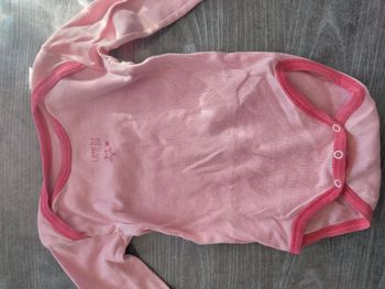 Body manches longues taille 9 mois
