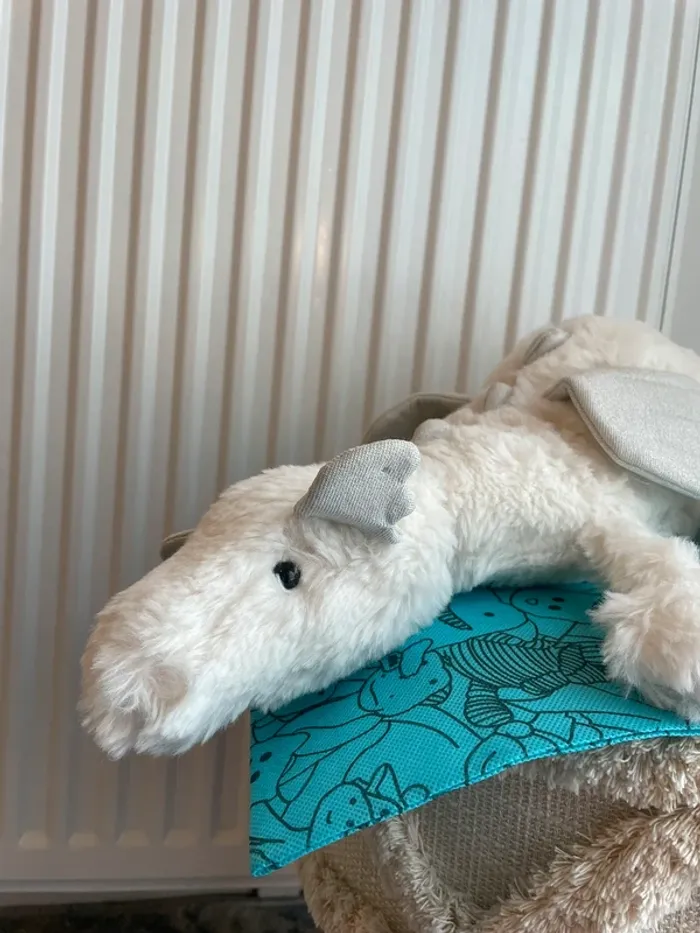 Peluche Jellycat Snow Dragon Large 🤍🐉 - photo numéro 4