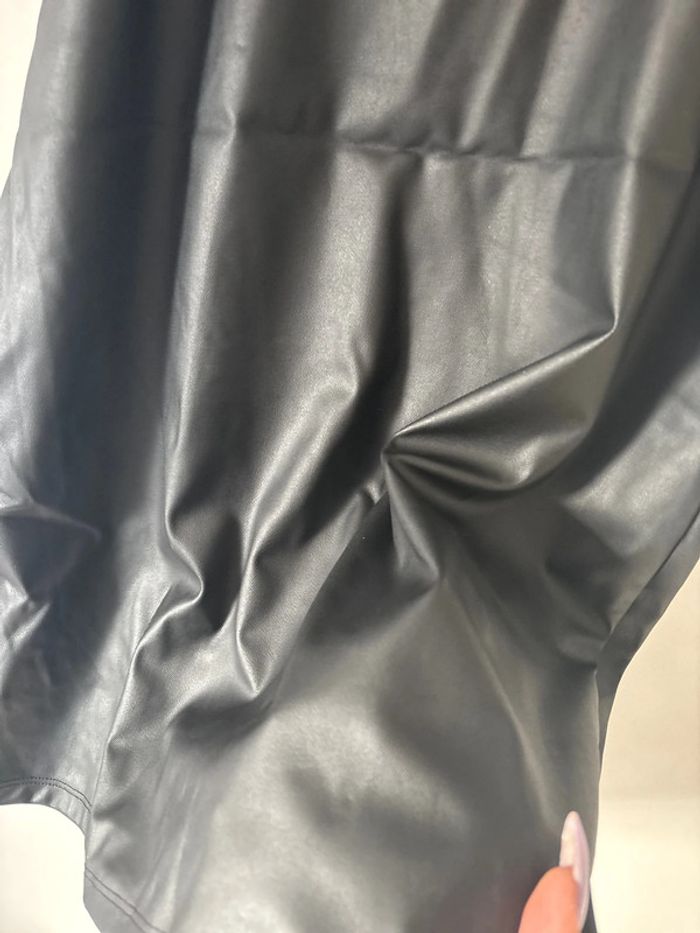 Robe courte à bretelles effet similicuir H&M - photo numéro 5
