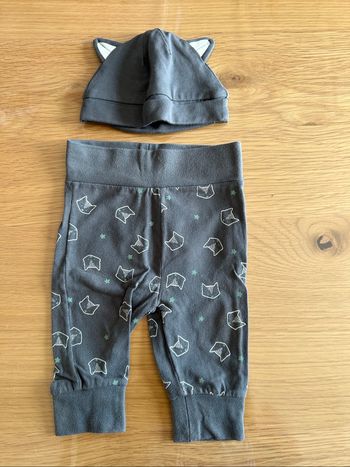Ensemble legging + bonnet T 1 mois