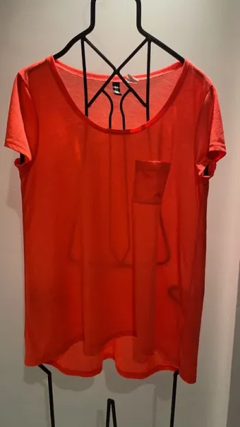 TEE shirt femme col rond H M taille 36-S