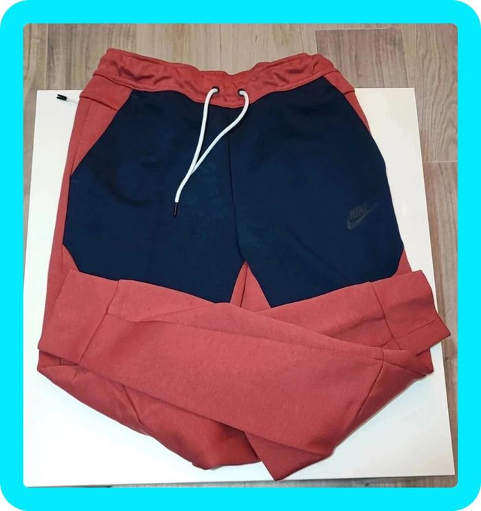 Nike Pantalon de Jogging Molletonné Tech taille S jamais porté avec étiquettes - photo numéro 4