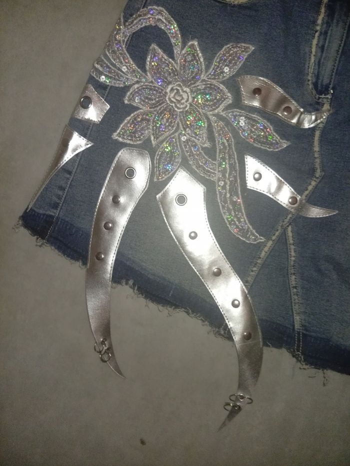 Très jolie jupe en jean neuve seulement 17 eur 🌺 - photo numéro 2