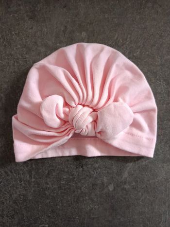 Bonnet rose noeud