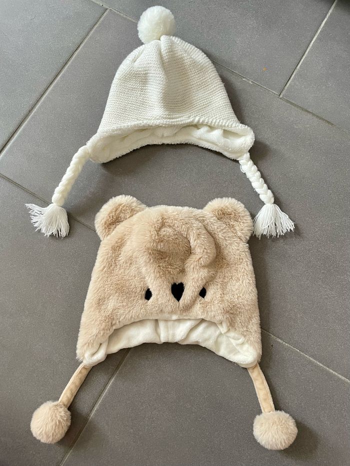 Lot 2 bonnets 6/9 mois