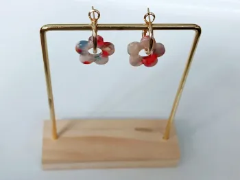 Créoles pétales résine effet fleuri – tendance originale