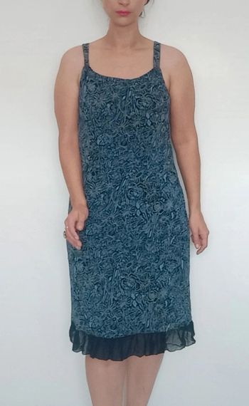 Robe d été mi longue bas volanté taille 38