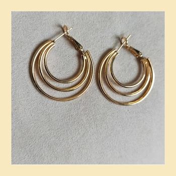 Boucles d’oreilles dorées – Design triple anneau chic