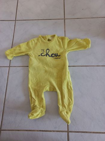 Pyjama 2 pièces.  3 mois.