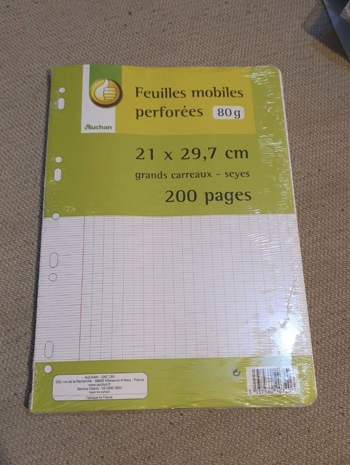 200 feuilles simples grands carreaux
