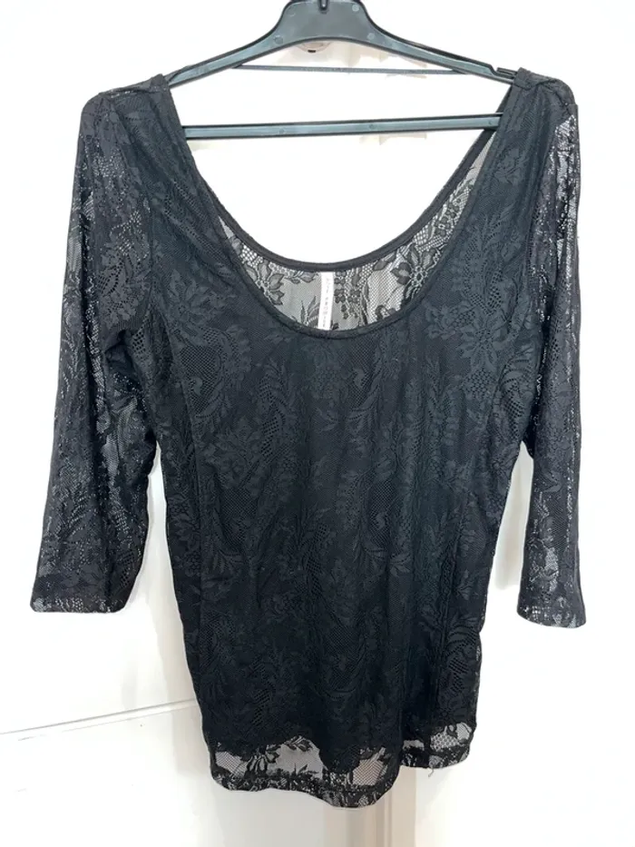 Top à dentelle noir chic t36