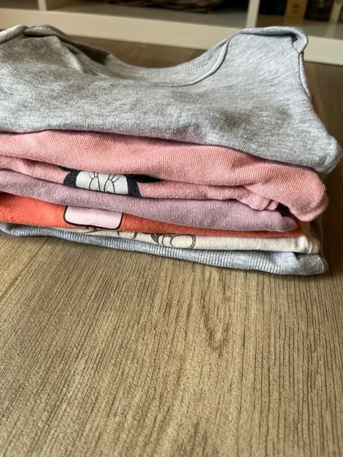 Lot bodies fille 3-6 mois - photo numéro 10