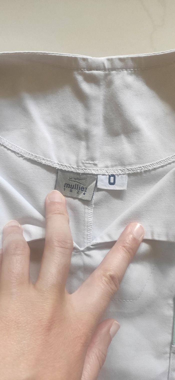 Lot de blouses médicales - photo numéro 3