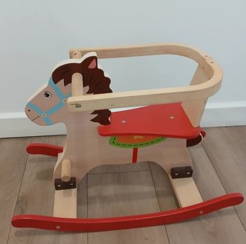 Cheval à bascule en bois 
