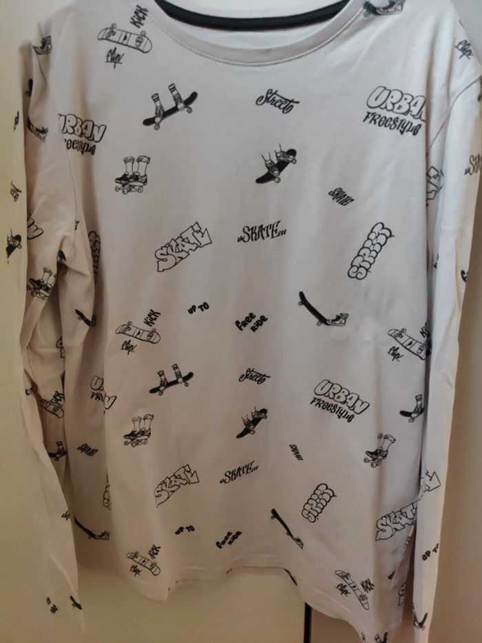 Tee shirt Kiabi 12 ans - photo numéro 2