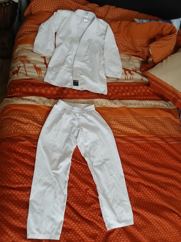 Ensemble karate 140cm