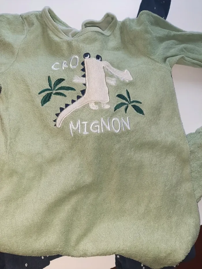 Lot de 2 pyjamas crocodile 18 mois - photo numéro 3