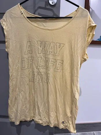 T shirt jaune