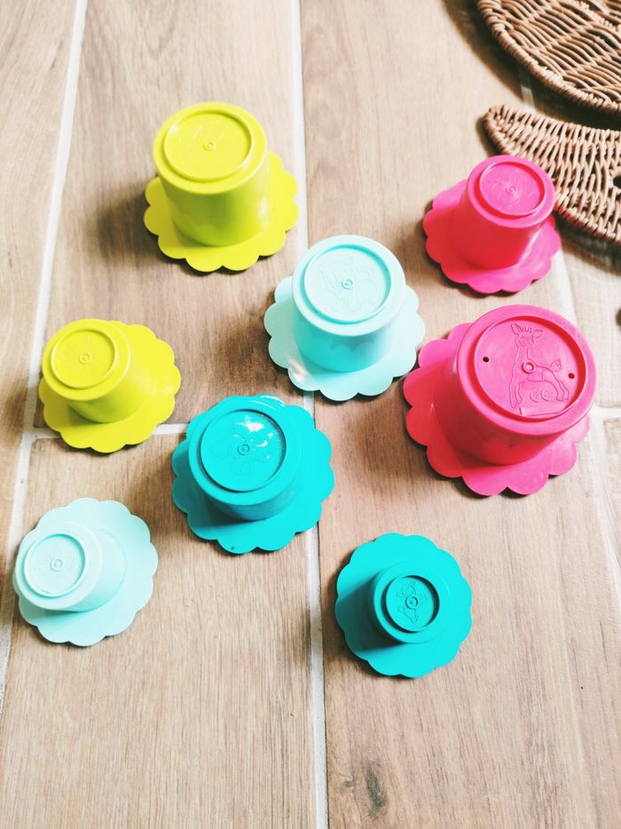 🦒Lot 8 Plots/ gobelets en plastique à emboîter dessins animaux et numéros marque Sophie la Girafe - photo numéro 4