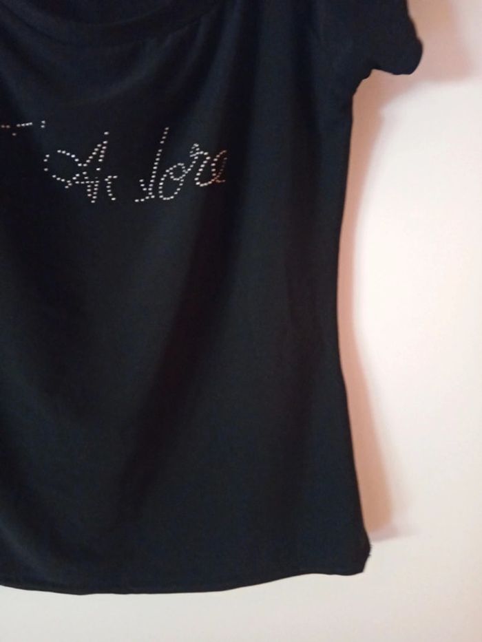 Joli Tee-shirt noir. - photo numéro 5