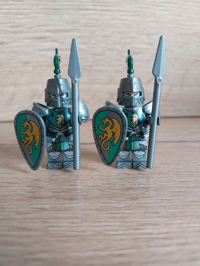 Figurines type lego 2 soldats chevaliers Dragons