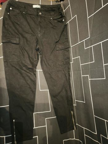 Pantalon noir cargo