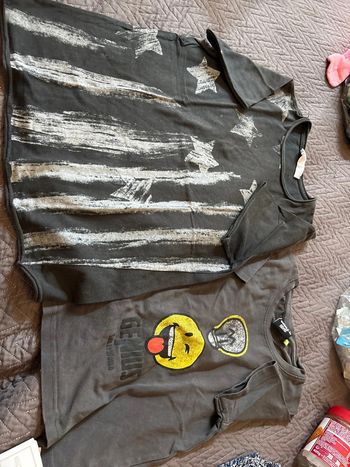 Lot de 2 tee shirts en 8 ans