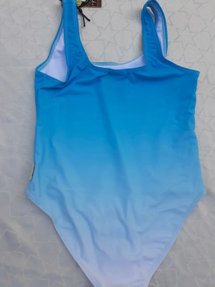Maillot de bain 🩱 8 ans - photo numéro 4