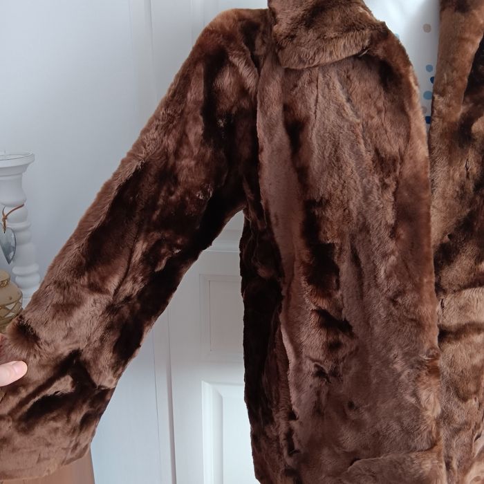 Manteau court moumoute rétro - photo numéro 3