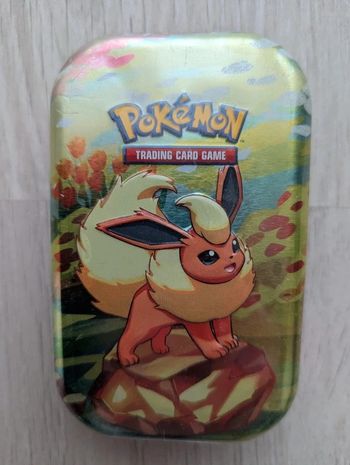 Sublime Pokémon Mini Tins Pyroli EV8.5 Evolutions Prismatiques Scellée Neuve FR