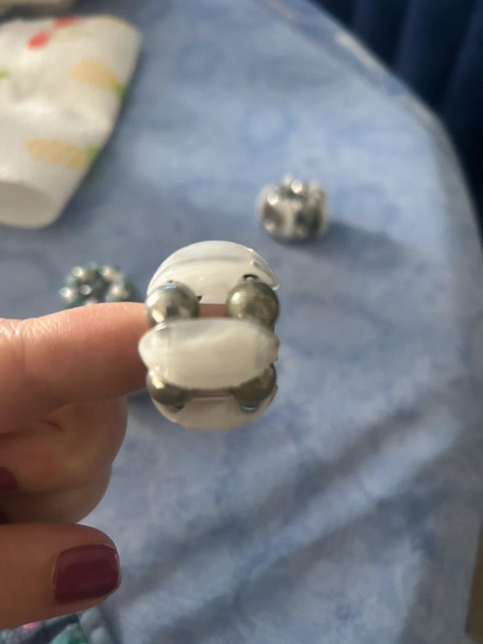 Lot de 4 bagues en perles fantaisies argentés - photo numéro 5